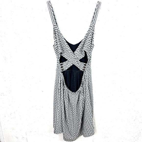 Anthropologie 9-H15 STCL Geometric Mini Dress Open Back Button Detail Gray Large - Picture 4 of 10
